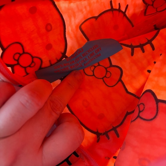 Baggu x Sanrio Hello Kitty mini cloud tote bag - Picture 7 of 7